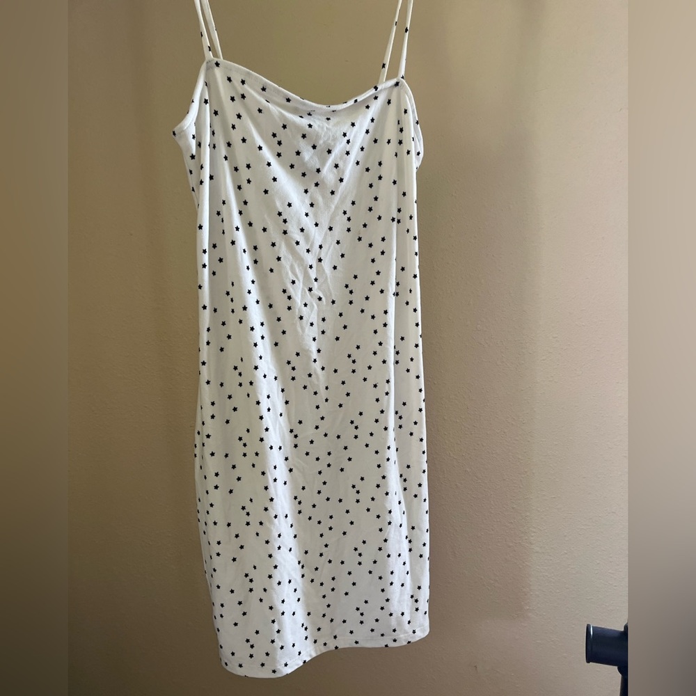 Star print white and black body on dress